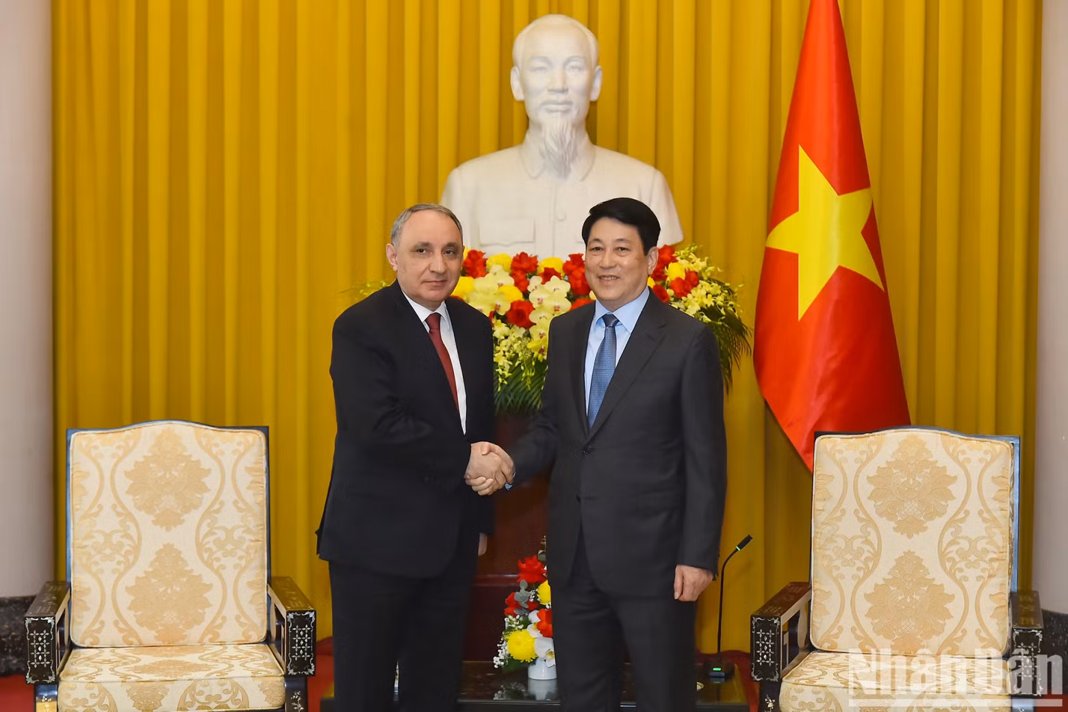 越南国家主席梁强和阿塞拜疆总检察长卡姆兰·阿利耶夫。