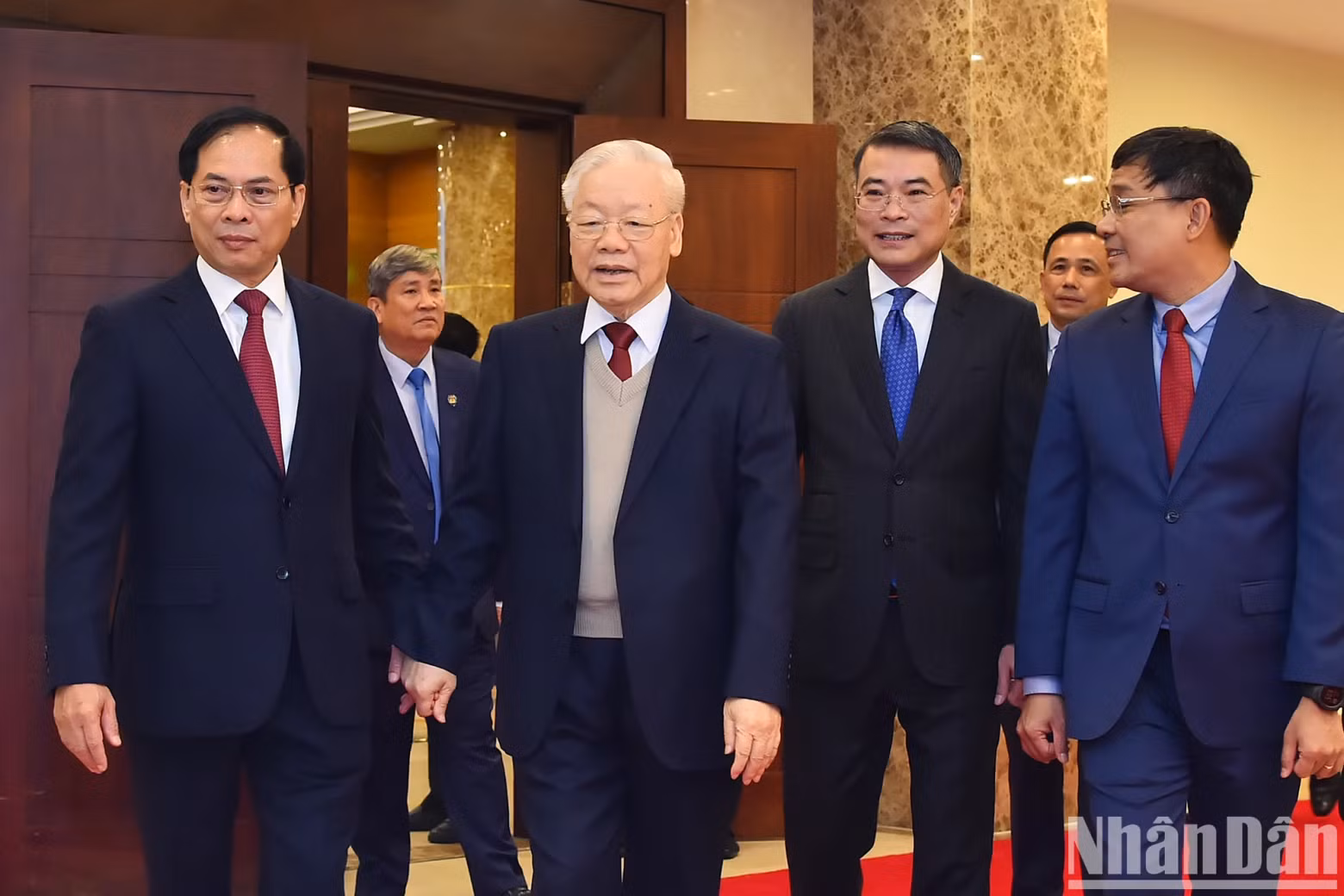越共中央总书记阮富仲和党、国家领导出席第32次外交会议。