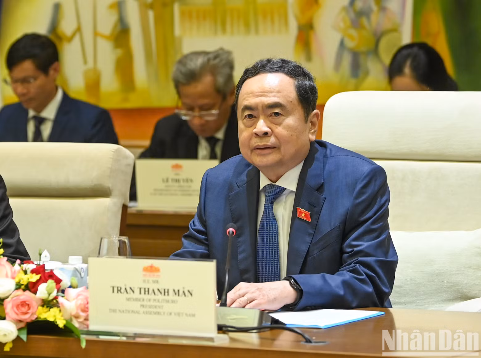 国会主席陈青敏发表讲话。