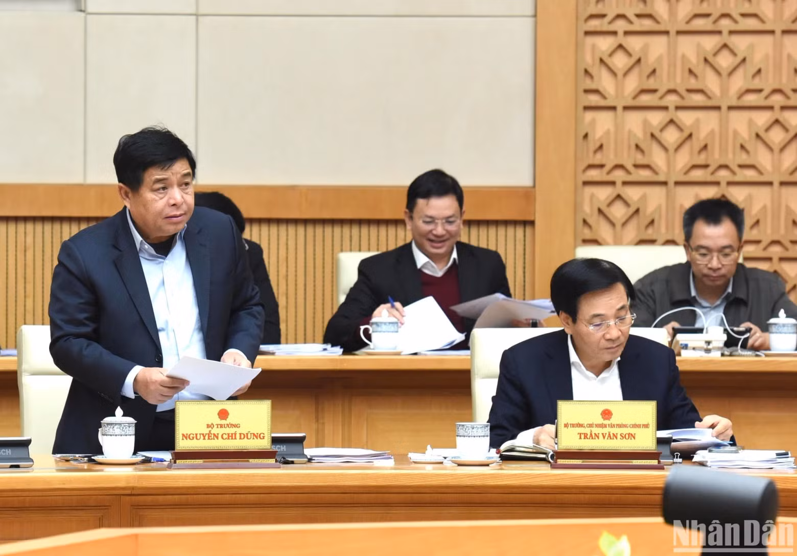 越南计划与投资部部长阮志勇在会上发表讲话。