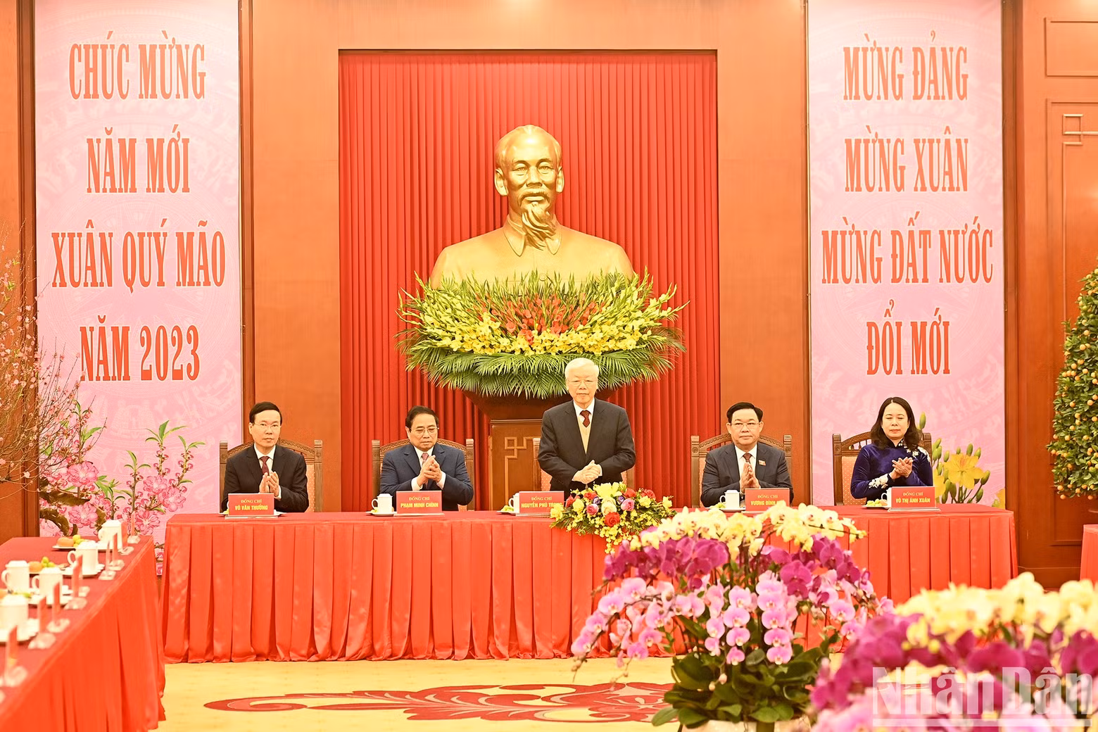 越共中央总书记阮富仲和党、国家领导出席拜年活动。（登科 摄）