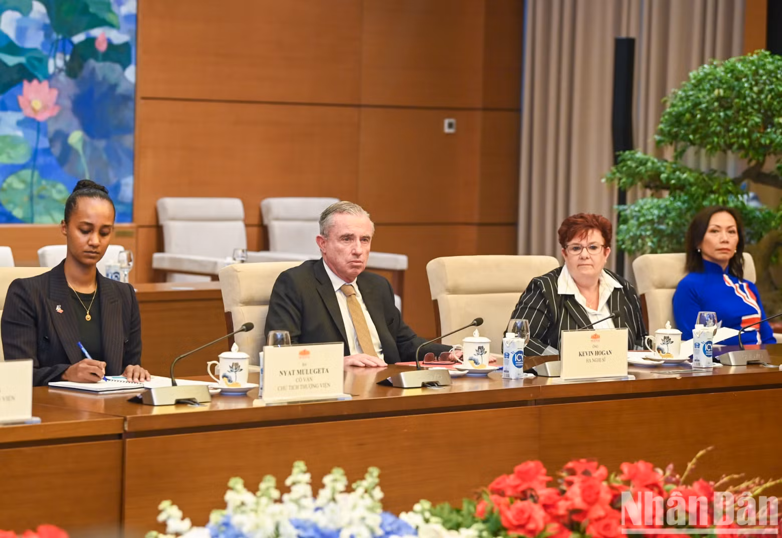 澳大利亚联邦议会参议长苏·莱恩斯一行。 澳大利亚联邦议会参议长苏·莱恩斯一行。