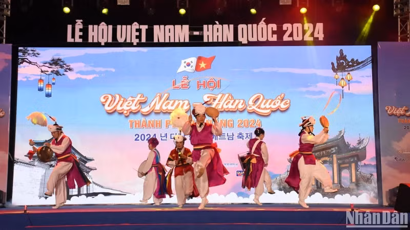 韩国传统艺术表演节目。 韩国传统艺术表演节目。