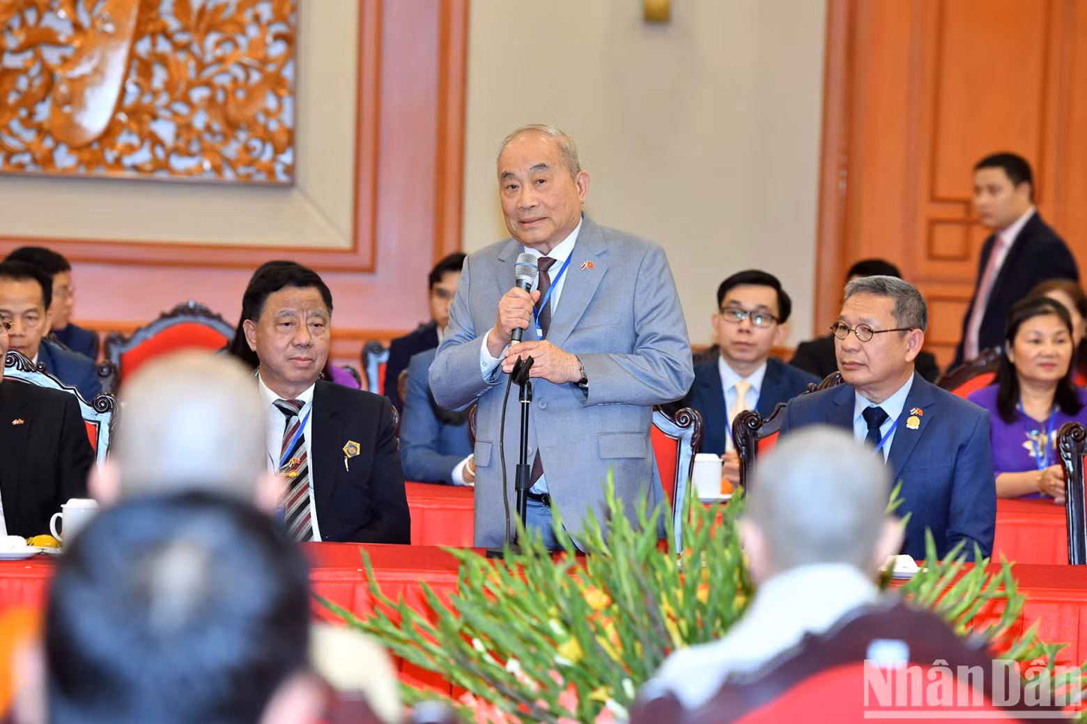 侨胞代表发表讲话。