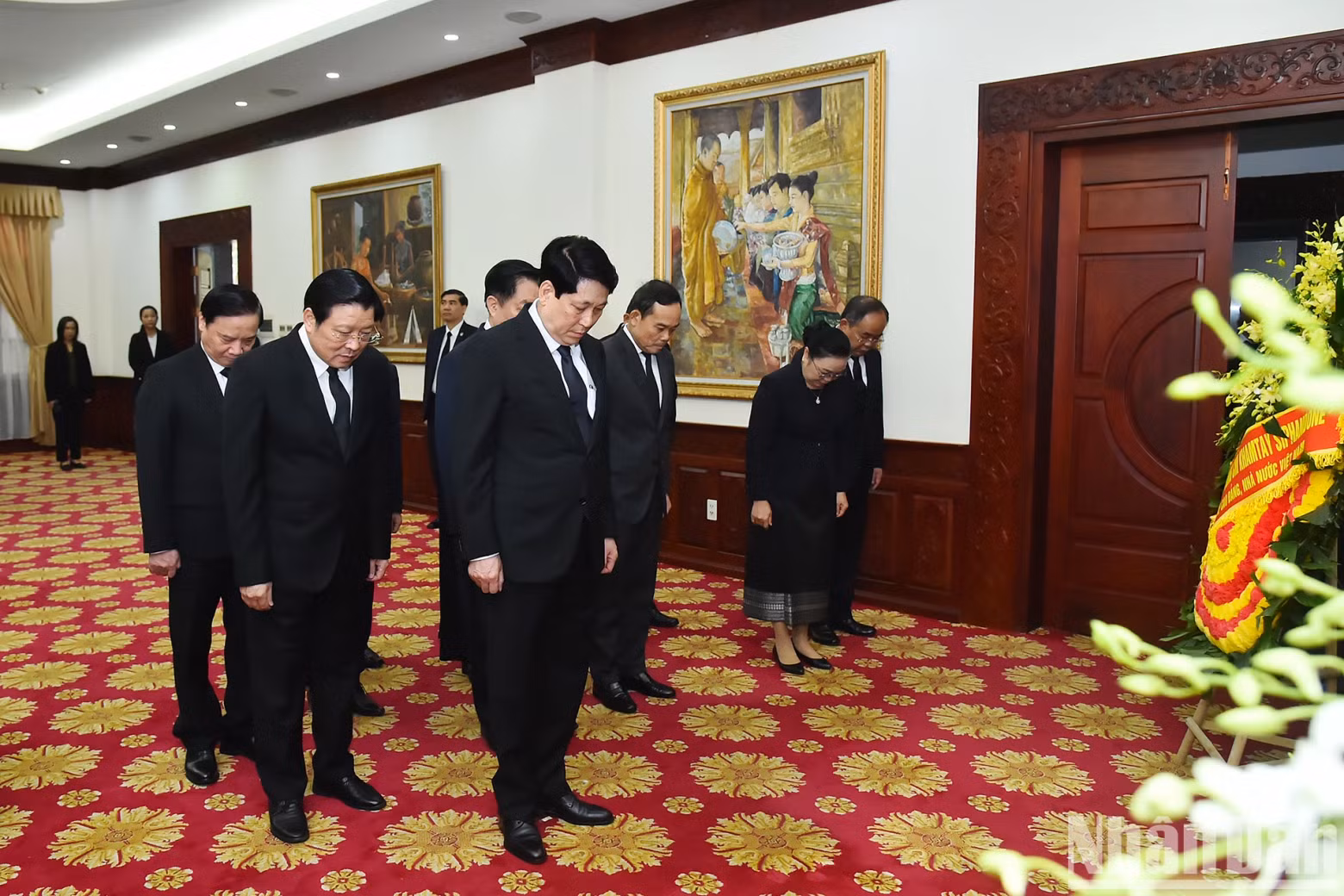 越南国家主席梁强吊唁坎代· 西潘敦大将逝世【组图】 ảnh 2