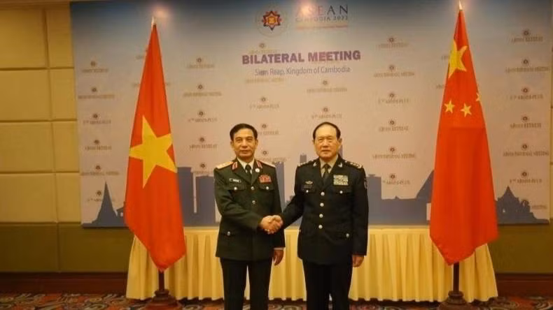 潘文江部长会见中国国防部长魏凤和。