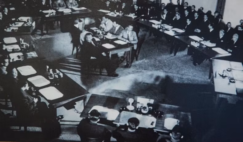 1954年5月8日,关于印度支那问题的日内瓦会议开幕式全景。 1954年5月8日,关于印度支那问题的日内瓦会议开幕式全景。