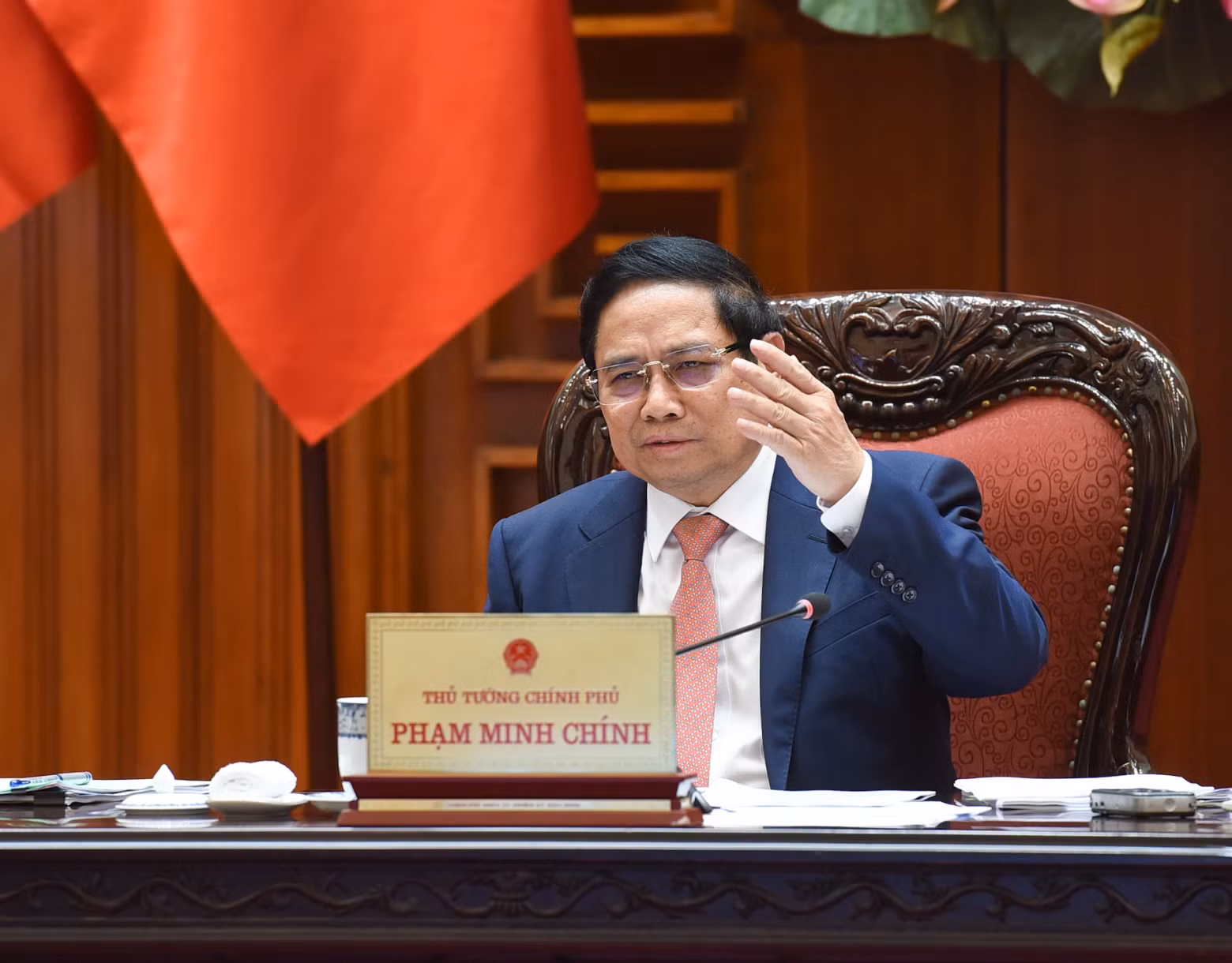 越南政府总理范明正同教育培训部和卫生部举行会议【组图】 ảnh 1