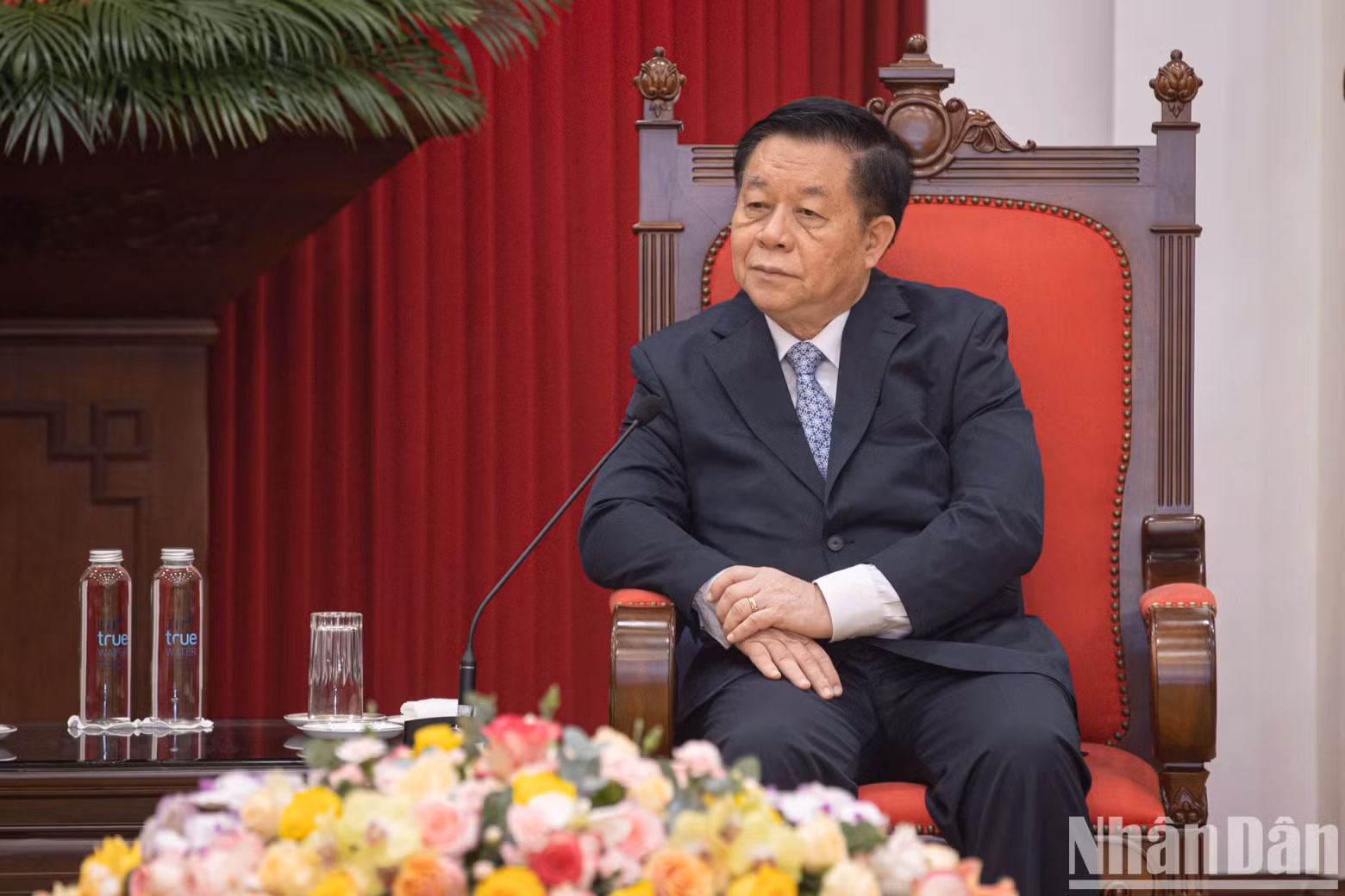 越共中央宣教与民运部部长阮重义发表讲话。