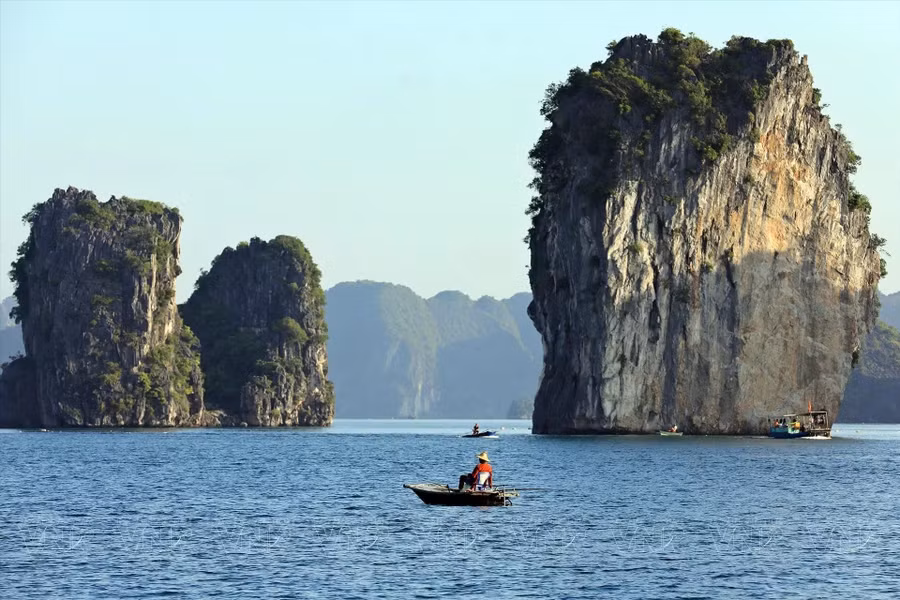 兰夏湾的亮点是石灰石密密挨挨，原始而又美丽，形成许多有趣的形状。