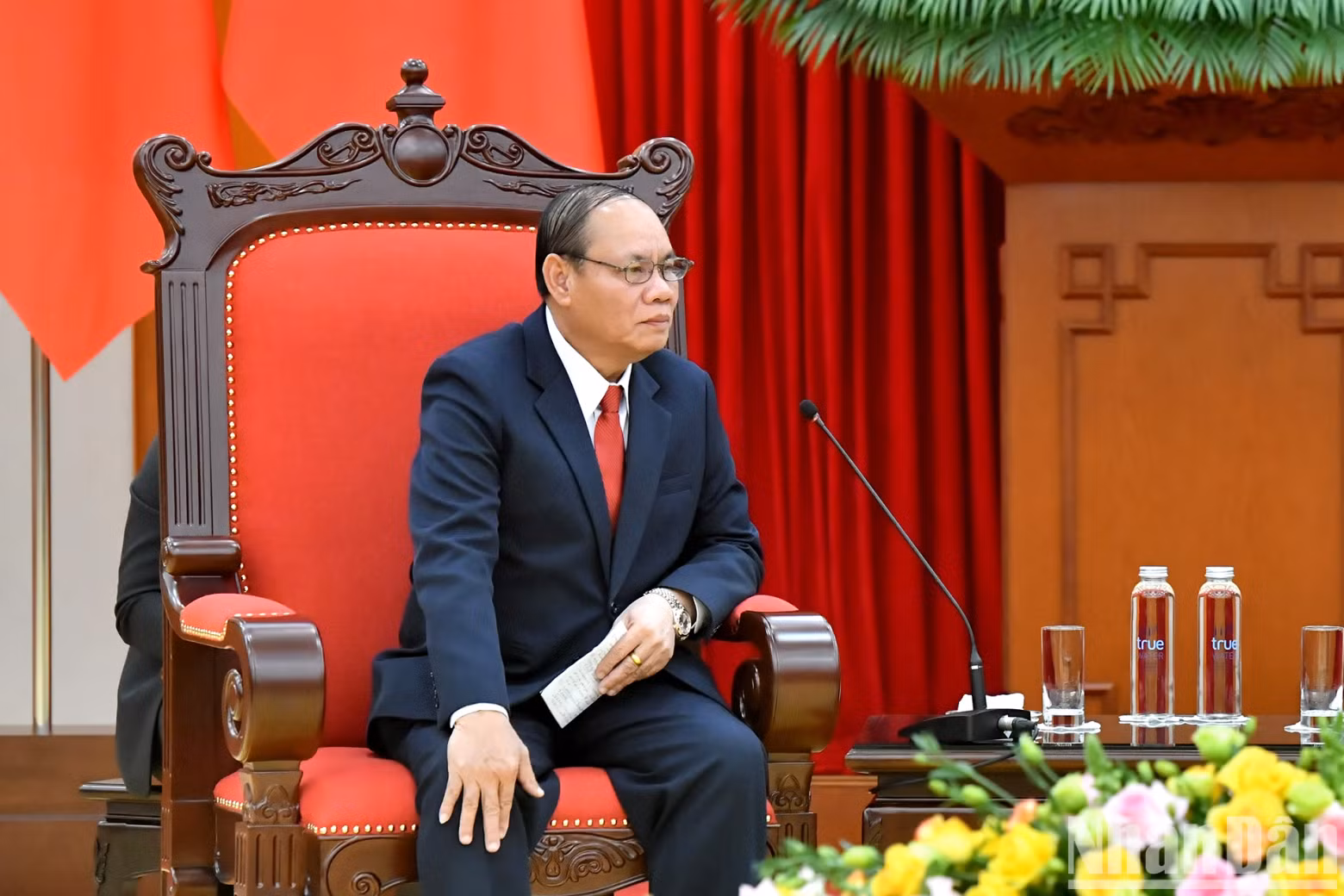维莱·拉坎丰大将致辞。