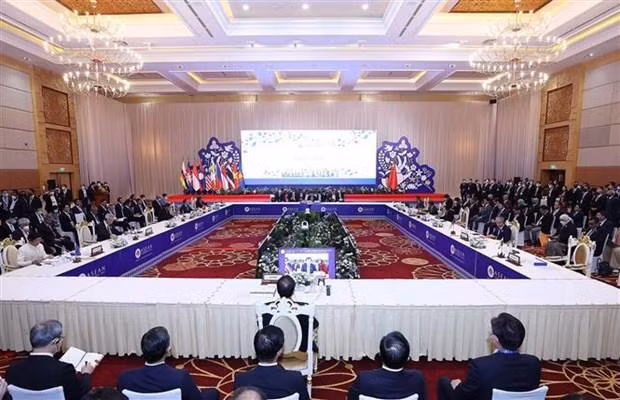 第25次东盟-中国领导人会议场景。（图片来源：越通社）