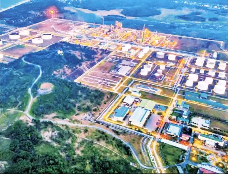 蓉橘炼油厂目前以相当于额定产能120%的水平运行，以增加市场供应。