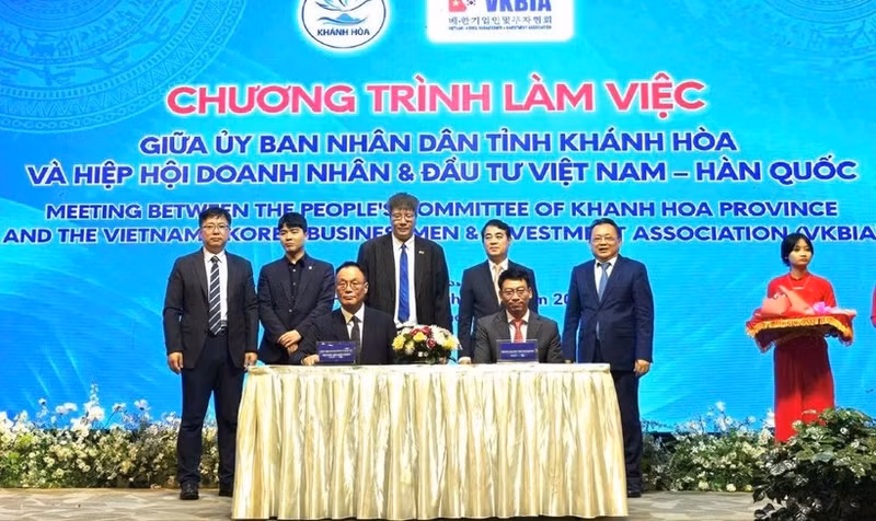 越韩企业家与投资者协会和庆和省太平洋大学签署全面战略合作意向书。（图片来源：VKBIA）