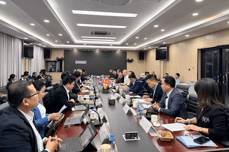 工作会谈现场。（图片来源：越通社）