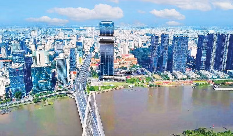 胡志明市加速完善越南国际金融中心的制度和技术基础设施建设，吸引数十亿美元投资资金助力经济发展。（松英 摄）