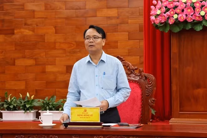 任命邓鸿仕同志为林同省委常务副书记。（图片来源：laodong.vn）