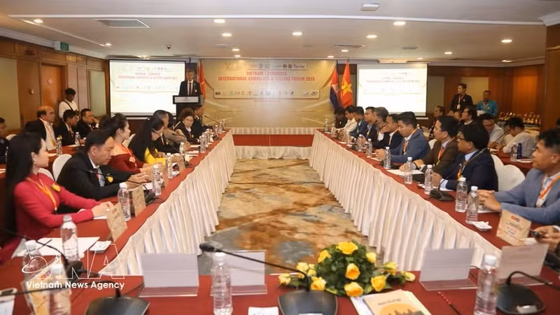 2026年越柬国际贸易与文化论坛现场。（图片来源：越通社）
