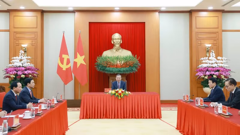 越共中央总书记苏林与俄罗斯联邦总统普京通电话。（图片来源：越通社）