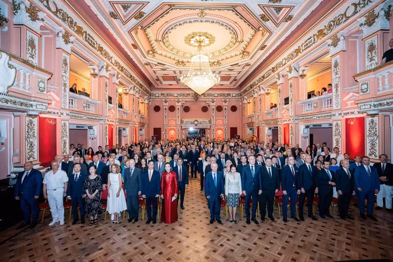出席庆典的代表们。（图片来源：越通社）