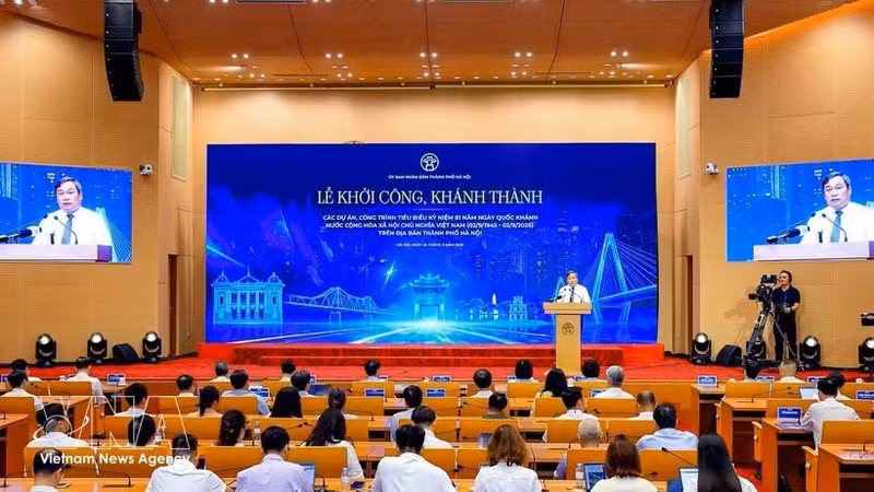 庆祝国庆81周年重点项目开工、竣工仪式全景。（图片来源： 越通社）