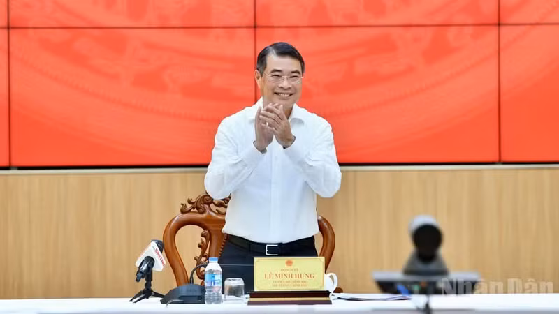 政府总理黎明兴在会上发表讲话。