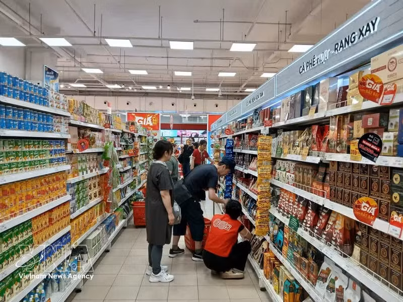 2026年前5个月，岘港市社会消费品零售总额预计达到68.464万亿越盾，占商品零售总额和消费服务收入总额的57.9%，同比增长22.1%。（图片来源：越通社）
