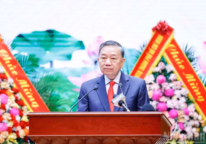 越共中央总书记、国家主席苏林发表指导性讲话。