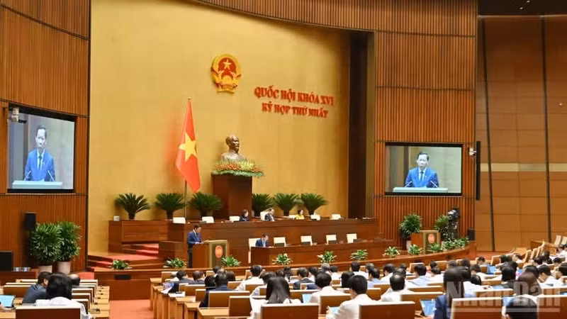 4月8日（星期三）下午，第十六届国会第一次会议进入第三个工作日。（水原 摄）