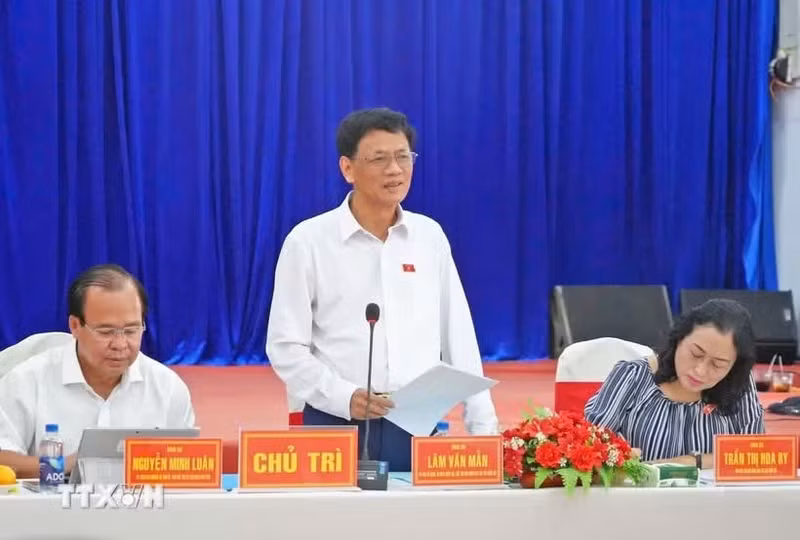 国会常务委员会委员、国会民族委员会主任林文敏在会上致辞。（图片来源：越通社）