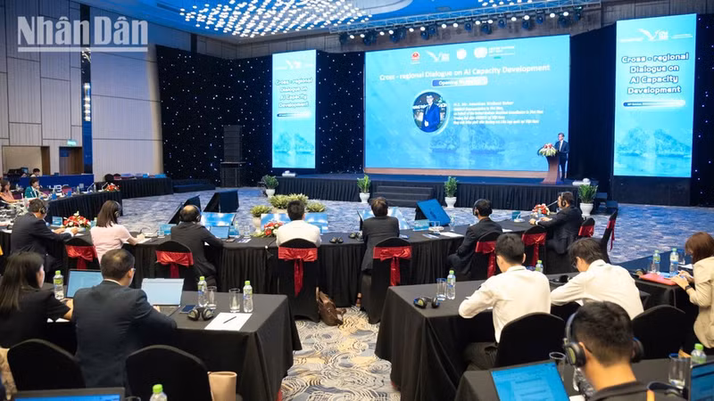 人工智能能力建设跨区域对话会再次彰显越南在全球数字合作进程中的积极主动作用和责任担当。（明维 摄）