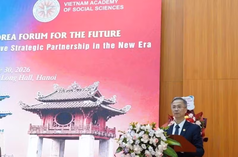 越南社会科学翰林院副院长邓春青博士在会上致辞。