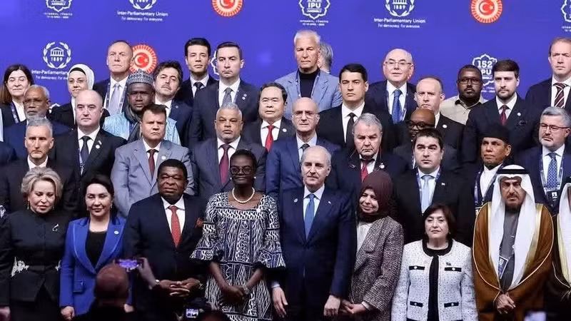 越南国会主席陈青敏出席各国议会联盟第152届大会开幕仪式。（图片来源：越通社）