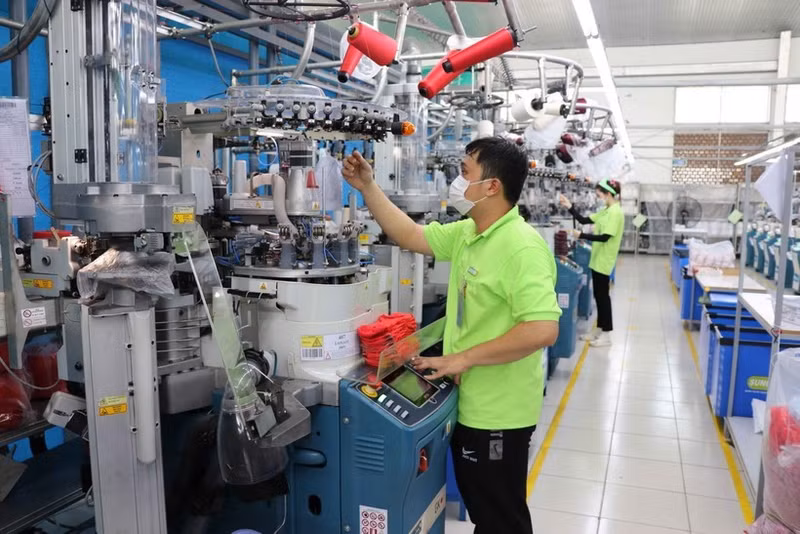 由韩国投资建设的一家生产厂。（图片来源：越通社）