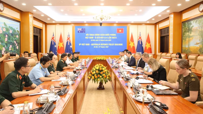 越南与澳大利亚第八次国防政策对话在河内举行。
