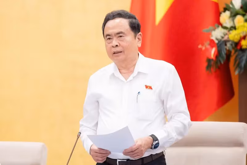 国会主席陈青敏在会上发表讲话。（水原 摄）