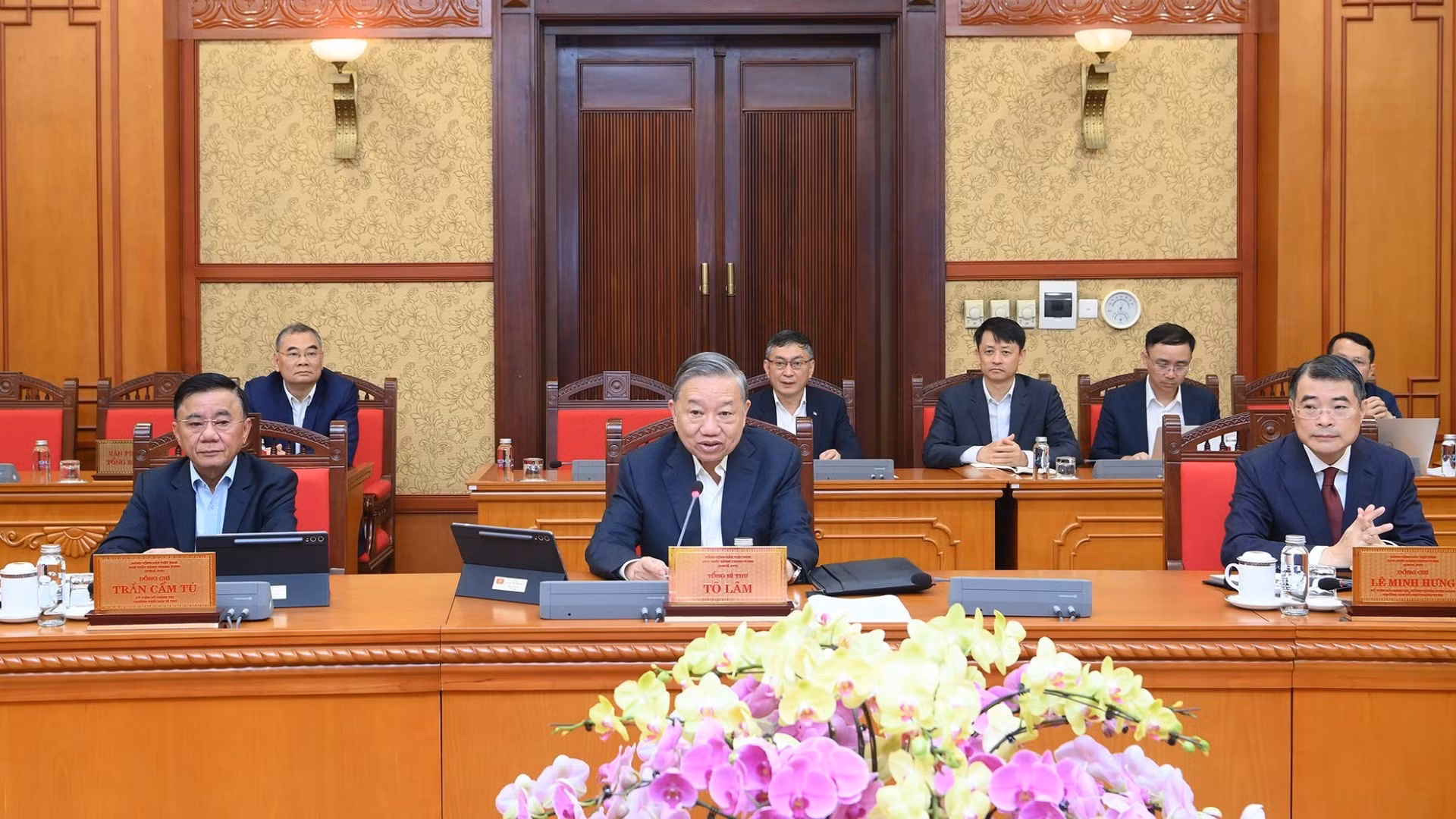 越共中央总书记苏林主持召开书记处会议。
