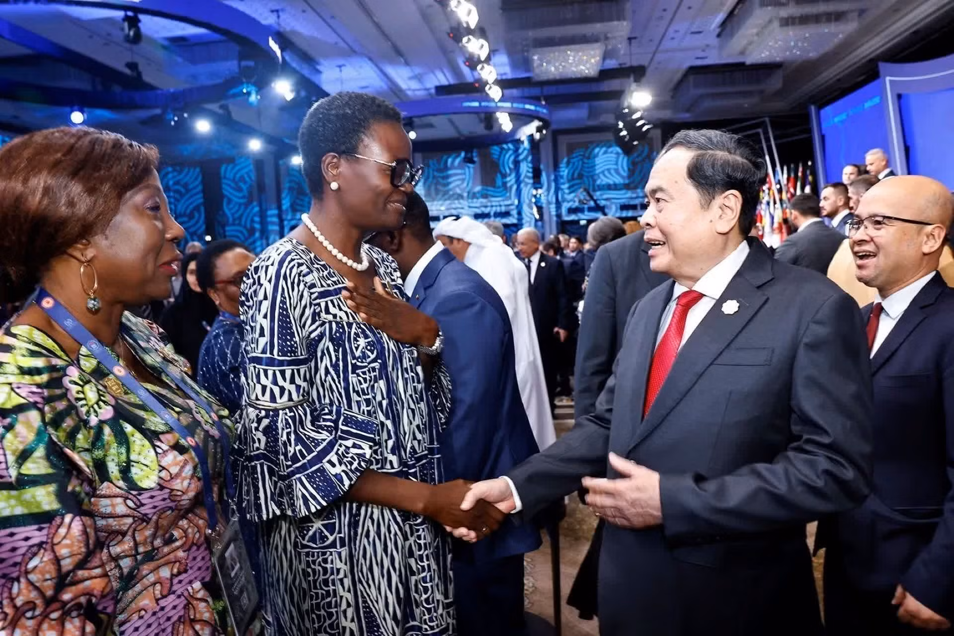 越南国会主席陈青敏与各国议会联盟（IPU）主席图利娅·阿克松。