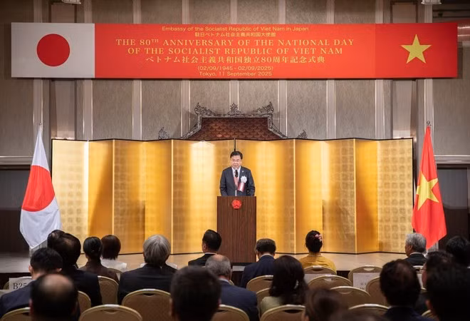 越南驻日本大使范光效在仪式上发表讲话。（图片来源：越通社）