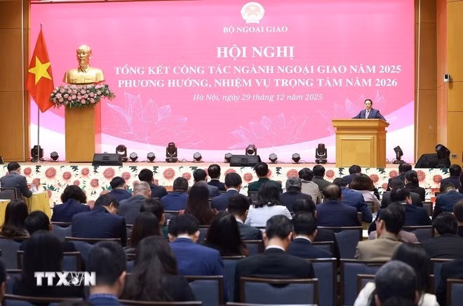 范明正总理在会议上发表讲话。（图片来源：越通社）