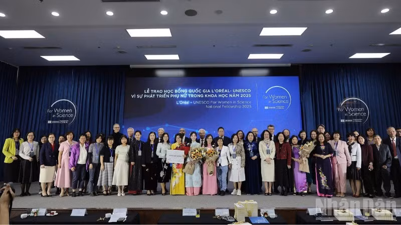 2025年度欧莱雅—联合国教科文组织 “为促进女性参与科学”国家奖学金项目颁奖仪式。