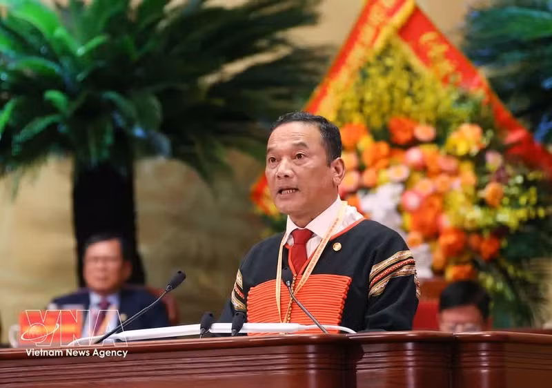 得乐省省委副书记、省祖国阵线委员会主席伊·江格里涅克农发表讲话。（图片来源：越通社）