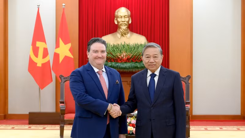 越共中央总书记苏林会见美国驻越南大使马克·纳珀。