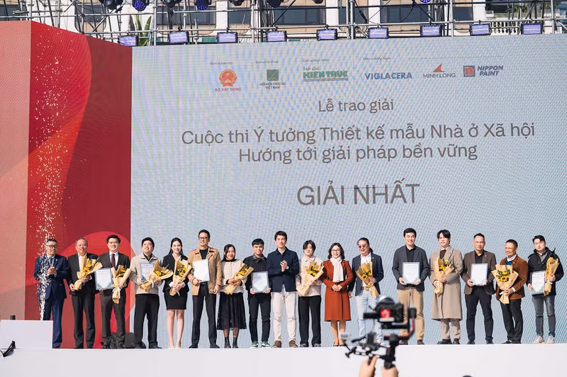 一等奖颁奖仪式。（图片来源：baohaiphong.vn）