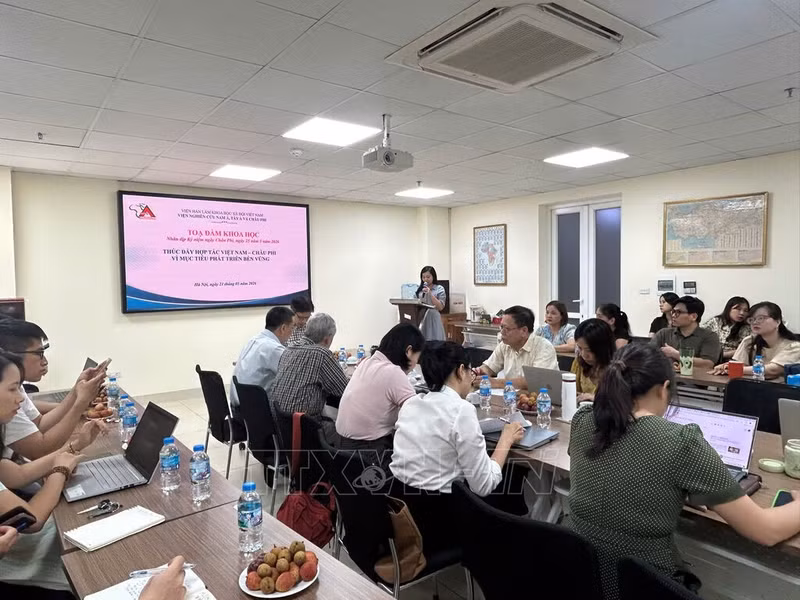 座谈会场景。（图片来源：越通社）