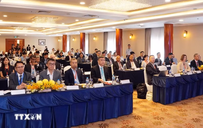 与会代表。（图片来源：越通社）