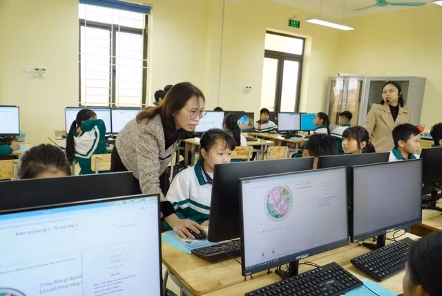 附图。