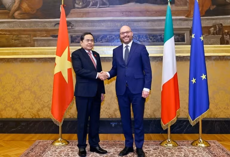 越南国会主席陈青敏和意大利众议院议长洛伦佐·丰塔纳。