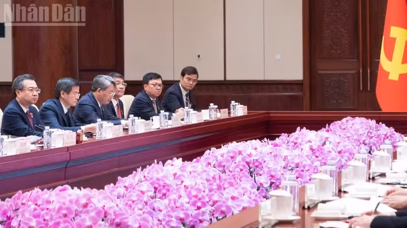 越南代表团。