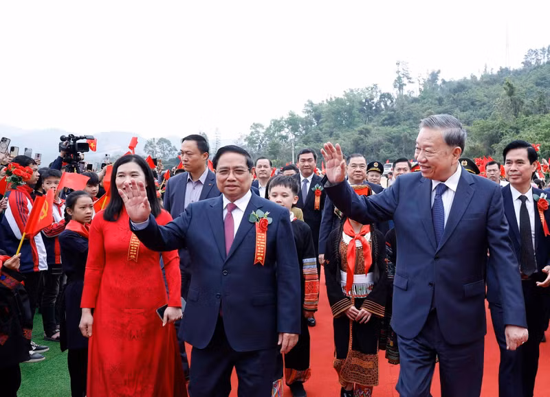 苏林总书记，范明正总理出席2026年陆地边境各乡九年一贯制寄宿学校同步动工仪式。